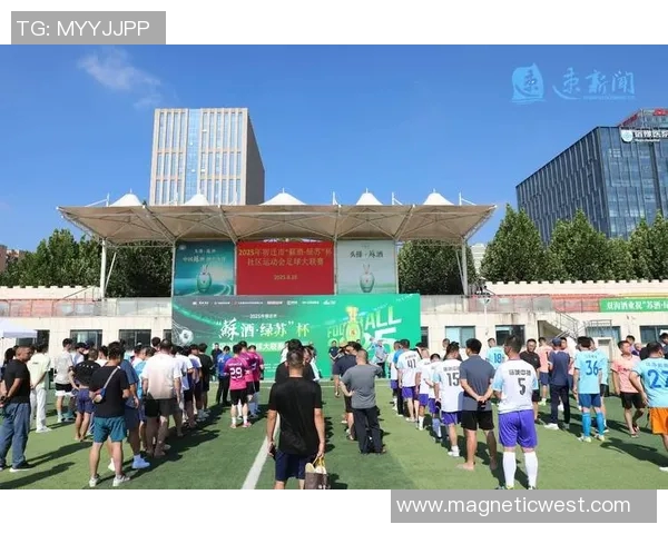 2023年全球足球巨星精彩瞬间台历带你领略绿茵场上的辉煌与激情