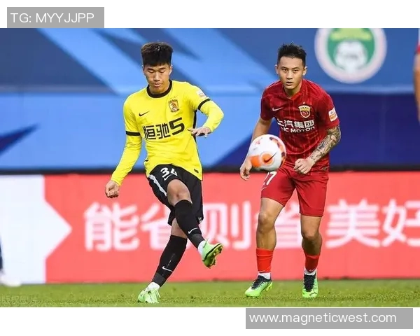 上海排球队的速度之谜:一场关于力量与技巧的巅峰对决 上海排球队的速度之谜:一场关于力量与技巧的巅峰对决